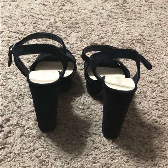 Nine West Black Chunky Heels - Picture 4 of 4